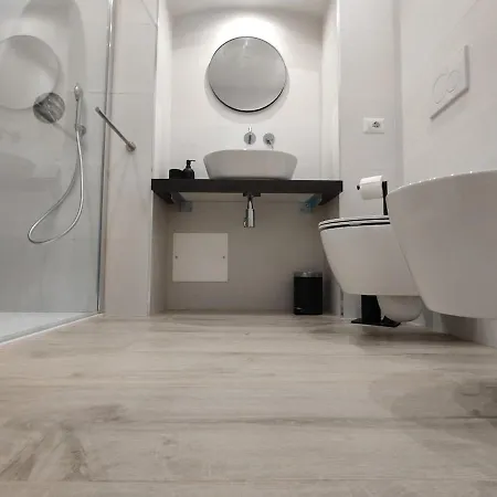 Apartment Little White Arch