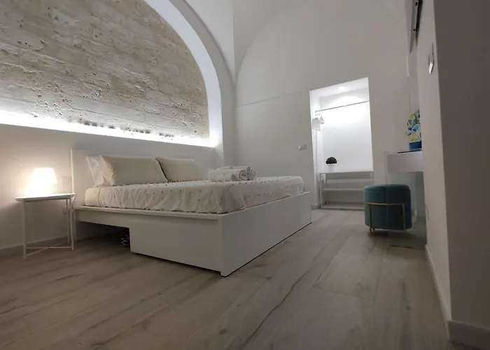 Little White Arch דירה בארי