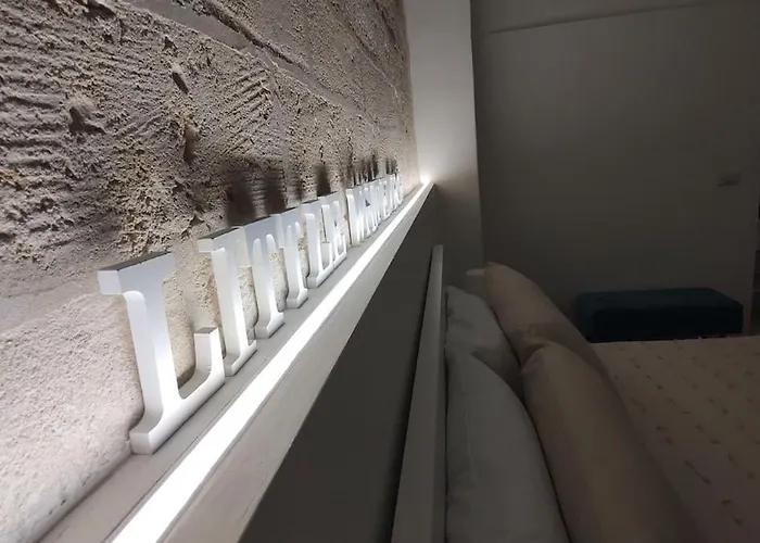 アパート Little White Arch