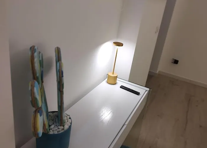 アパート Little White Arch